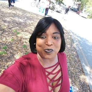 Meet your Posher, Dee